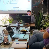 فضای اجاره سالن دفترکار همایش کلاس سمینار نتورک و.|اجارهٔ کوتاهمدت دفتر کار و فضای آموزشی|اصفهان, خلیل آباد|دیوار