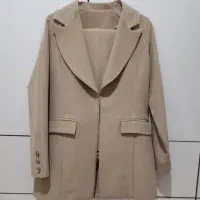 یک دست کت شلوار شیک