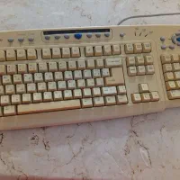 کیبورد قدیمی و سالم
