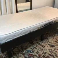 تخت +تشک ۹۰*۲۰۰درو