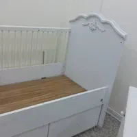 تخت گهواره کودک برند آپادانا در حد نو به همراه تشک|تخت و سرویس خواب|اهواز, گلستان|دیوار