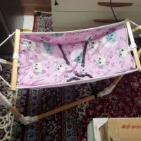 گهواره تاشو با چوب روسی و بسیار تمیز|اسباب و اثاث بچه|نیشابور, دارایی|دیوار