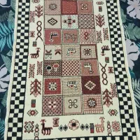 فرش کوچک رنگ روشن