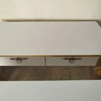 میز ارایشی تمیز|آرایشگاه و سالن‌های زیبایی|یاسوج, |دیوار