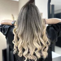 پذیرش مدل برای عکاسی