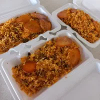 همه جور غذا فقط ۱۰۰ تومن