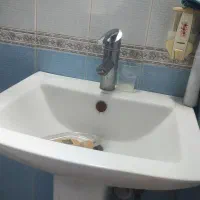 روشویی سنگی و آینه