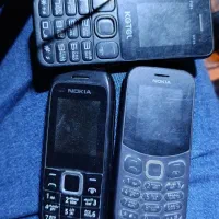 سه عدد گوشی ساده دوتاش روشن میشه یکیش ن