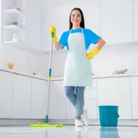 نظافتچی خانوم برای منزل