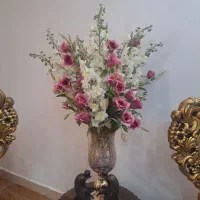 گل همراه گلدان