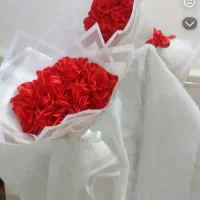 دوعدد رز قرمز|گل مصنوعی|گنبد کاووس, |دیوار