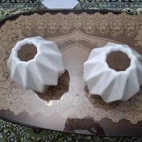گلدان سنگی بزرگ نو گلدانهای زیاد زیر گلدونی