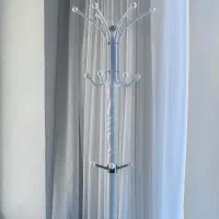 رخت اویز ایستاده