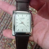 ساعت در حد نو