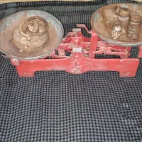 ترازو دو کفه ای قدیمی|کلکسیون اشیاء عتیقه|کاشان, عربها|دیوار