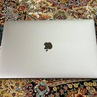 MacBook Pro 2019 i9 32