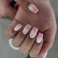 خدمات کاشت ناخن و آموزش کاشت ناخن