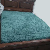 تخت خواب چوبی و تشک