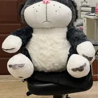 عروسک لوسیفر، گربه لوسیفر