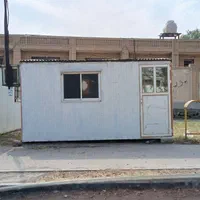 کانکس با تمام وسایل و امتیاز روبه روی دادگاه