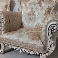 مبل ۷نفره سلطنتی سالم درحدنورنگ شیری باجلو مبلی