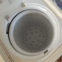 ماشین لباسشویی سالم وتمیز