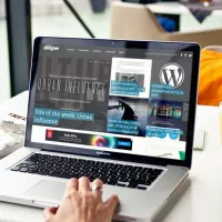 استخدام طراح/توسعه‌دهنده وب (Full-Stack)