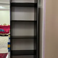 کتابخانه پنج طبقه تمام قفسه