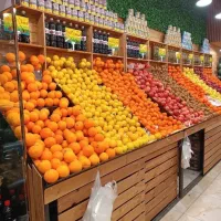 فروشنده میوه فروشی