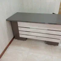 میز تحریر و صندلی سالم و تمیز در حد نو