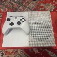 ایکس باکس وان بایک دسته ی بازی هم درحد نو است