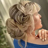 اموزش تخصصی و حرفه ی شنیون میکاپ فقط با ۶/۵۰۰