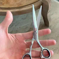 دو قیچی نو|آرایشگاه و سالن‌های زیبایی|دورود, |دیوار