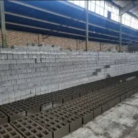 استخدام نیروی ماهر بلوک زن