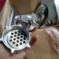 یک عددچرخ گوشت یک باراستفاده شده|خردکن، آسیاب، غذاساز|شوش, |دیوار