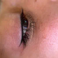 مدلینگ برای خط چشم و بن مژه دائم،با قیمت عالی