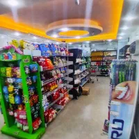 فروشنده خانم