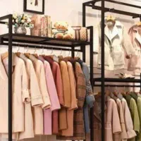فروشنده خانم