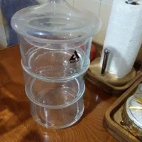 تعدادی بلور پیرکس وظروف شیشه ای