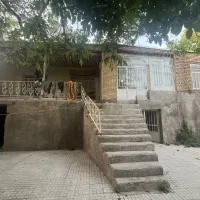 خانه ویلایی ۲۸۰متری واقع در سمیرم