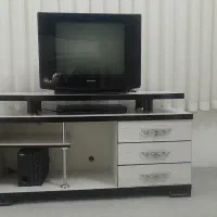 تلویزیون ومیزتلویزیون باهم