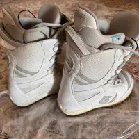 کفش اسنوبورد زنانه برتون سایز ۳۸ Burton shoe