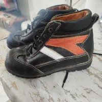 کفش چرم وطبی سالم و تمیز|کیف، کفش، کمربند|رینه, |دیوار