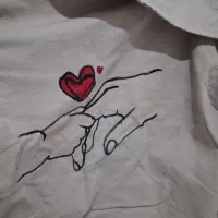 طراحی نقاشی بر روی لباس و ...