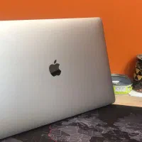 مک بوک پرو ۲۰۱۷