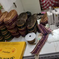 کارگاه خیاطی دارم و دنبال کار هستم