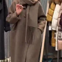 فروشنده خانم