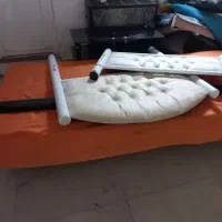 یک عدد تخت یک نفره سالم  در حد نو ومیز تلویزیون