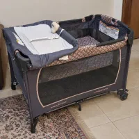 تخت و پارک کودک Baby Trend
