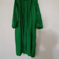 تعدادی مانتو وشال|لباس|الشتر, |دیوار